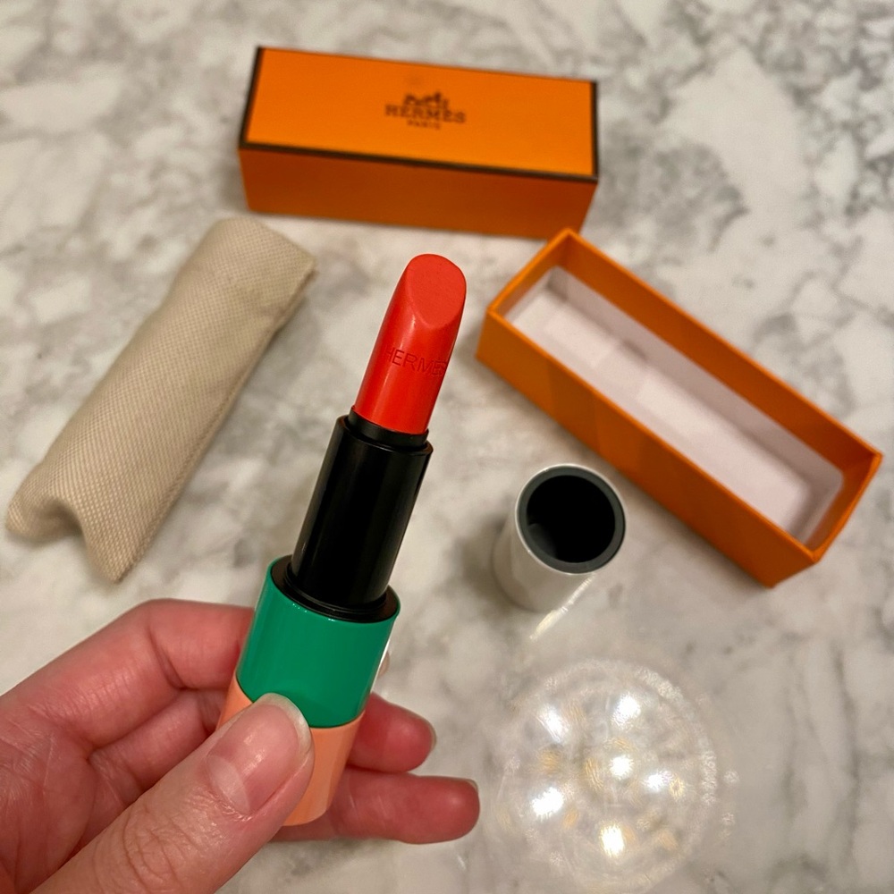 Hermès - Corail Fou 51 Rouge Satin Lipstick